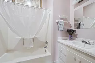 646 B St, Springfield, OR 97477 - Photo 12