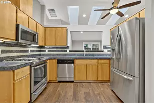 5118 NE Jarrett St, Portland, OR 97218 - Photo 8