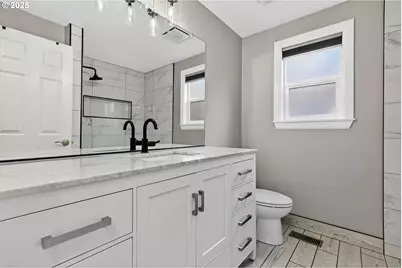 5118 NE Jarrett St, Portland, OR 97218 - Photo 16