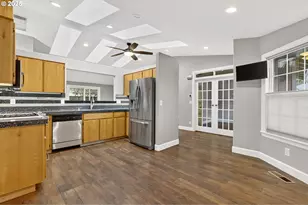 5118 NE Jarrett St, Portland, OR 97218 - Photo 10