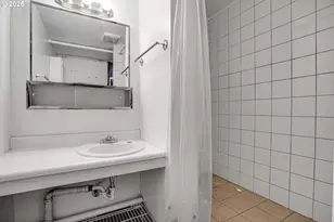 12631 SE Market St, Portland, OR 97233 - Photo 20