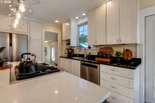 8100 SW Locust St, Portland, OR 97223 - Photo 12