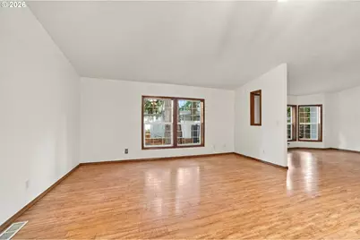 2302 SE 113th Ave, Portland, OR 97216 - Photo 10