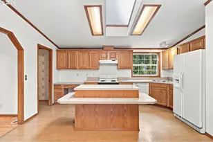 2302 SE 113th Ave, Portland, OR 97216 - Photo 12