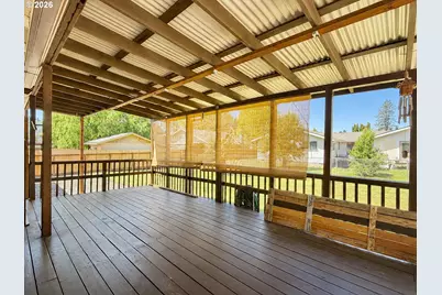 551 Agate St, Sutherlin, OR 97479 - Photo 6