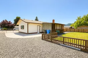 551 Agate St, Sutherlin, OR 97479 - Photo 14