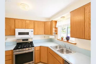 551 Agate St, Sutherlin, OR 97479 - Photo 12