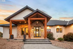 62825 Montara Dr, Bend, OR 97701 - Photo 2