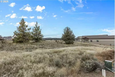 Se Greenleaf Ln, Madras, OR 97741 - Photo 10