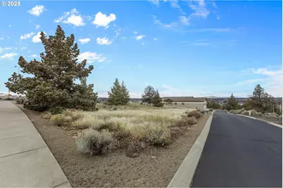 Se Greenleaf Ln, Madras, OR 97741 - Photo 8