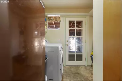 2812 W Sanders Ave, Roseburg, OR 97471 - Photo 22