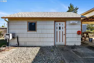 2812 W Sanders Ave, Roseburg, OR 97471 - Photo 34