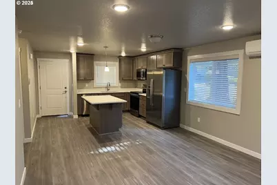 4194 SE View Acres Rd, Milwaukie, OR 97267 - Photo 4