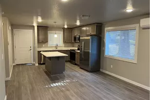 4194 SE View Acres Rd, Milwaukie, OR 97267 - Photo 4