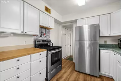 16523 SE Clinton St, Portland, OR 97236 - Photo 18