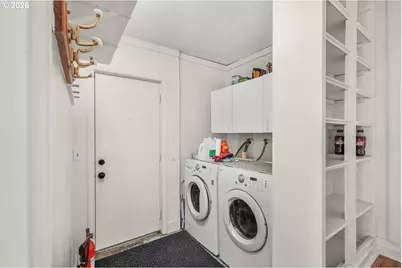 16523 SE Clinton St, Portland, OR 97236 - Photo 14