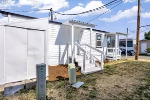 12726 SE Division St, Portland, OR 97236 - Photo 6