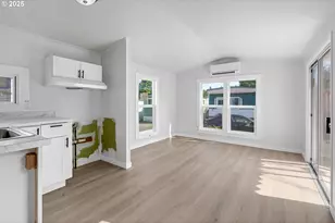 12726 SE Division St, Portland, OR 97236 - Photo 16