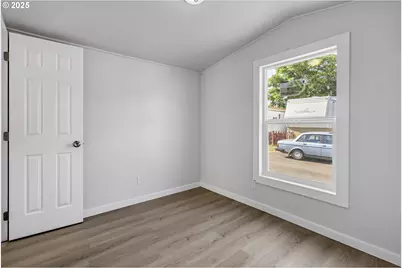 12726 SE Division St #17, Portland, OR 97236 - Photo 24