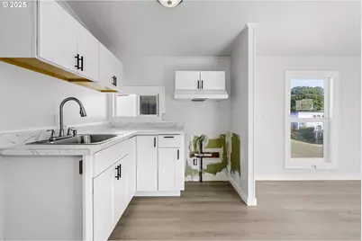 12726 SE Division St #17, Portland, OR 97236 - Photo 20