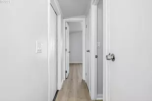 12726 SE Division St, Portland, OR 97236 - Photo 22