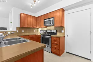 595 NW Lost Springs Terrace, Portland, OR 97229 - Photo 20