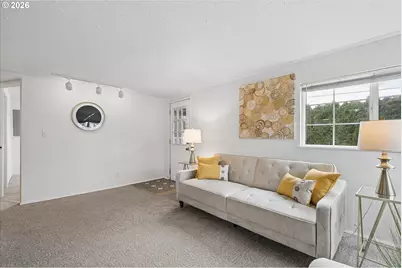 297 S 43rd St, Springfield, OR 97478 - Photo 12