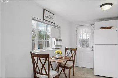 297 S 43rd St, Springfield, OR 97478 - Photo 16