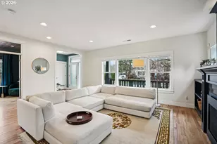 2046 SE 51st Ave, Portland, OR 97215 - Photo 4