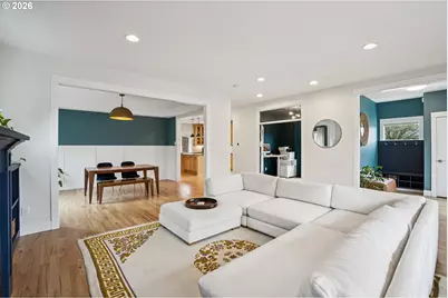 2046 SE 51st Ave, Portland, OR 97215 - Photo 8