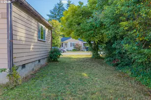 1030 Myrtle Crest Ln, Myrtle Point, OR 97458 - Photo 8