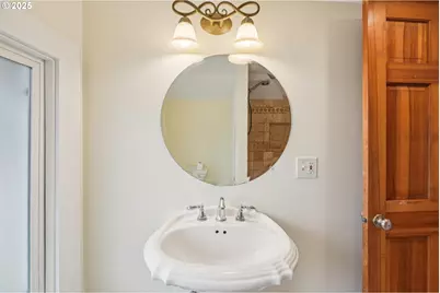 6013 NE Milton St, Portland, OR 97213 - Photo 18