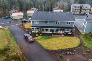 1524 SE Honeysuckle Loop, Warrenton, OR 97146 - Photo 2