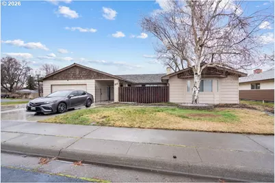 815 E Quince Ave, Hermiston, OR 97838 - Photo 1