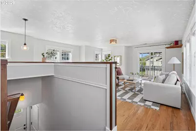 1089 SW Halsey St, Troutdale, OR 97060 - Photo 4