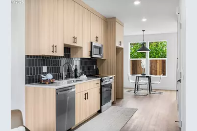 9298 N New York Ave #6, Portland, OR 97203 - Photo 6