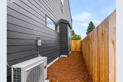 9298 N New York Ave #6, Portland, OR 97203 - Photo 14