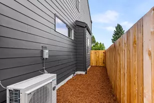 9298 N New York Ave, Portland, OR 97203 - Photo 14