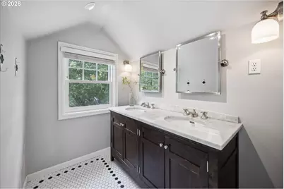 4305 SE Ash St, Portland, OR 97215 - Photo 28