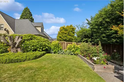 4305 SE Ash St, Portland, OR 97215 - Photo 42