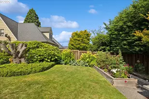 4305 SE Ash St, Portland, OR 97215 - Photo 42