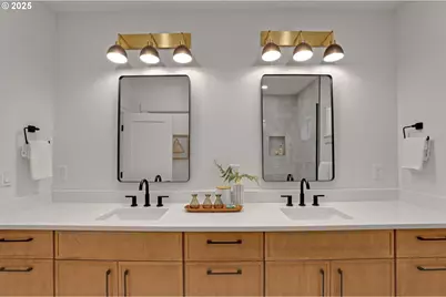 4750 N Kerby Ave, Portland, OR 97217 - Photo 4