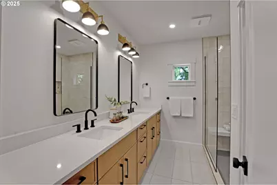 4750 N Kerby Ave, Portland, OR 97217 - Photo 2