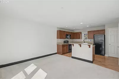 130 SE 119th Ave, Portland, OR 97216 - Photo 8
