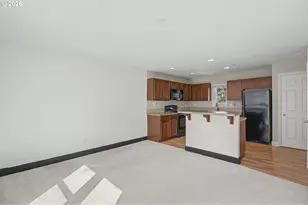 130 SE 119th Ave, Portland, OR 97216 - Photo 8