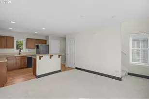 130 SE 119th Ave, Portland, OR 97216 - Photo 2