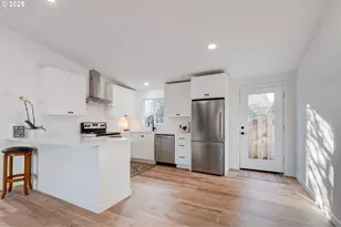 604 S Vermont St, Portland, OR 97219 - Photo 24