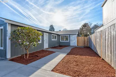 604 S Vermont St, Portland, OR 97219 - Photo 2