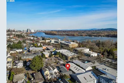 604 S Vermont St, Portland, OR 97219 - Photo 42