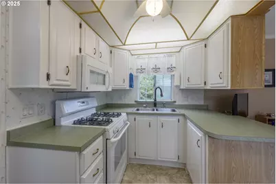 1210 SE 48th Pl #10, Lincoln City, OR 97367 - Photo 12